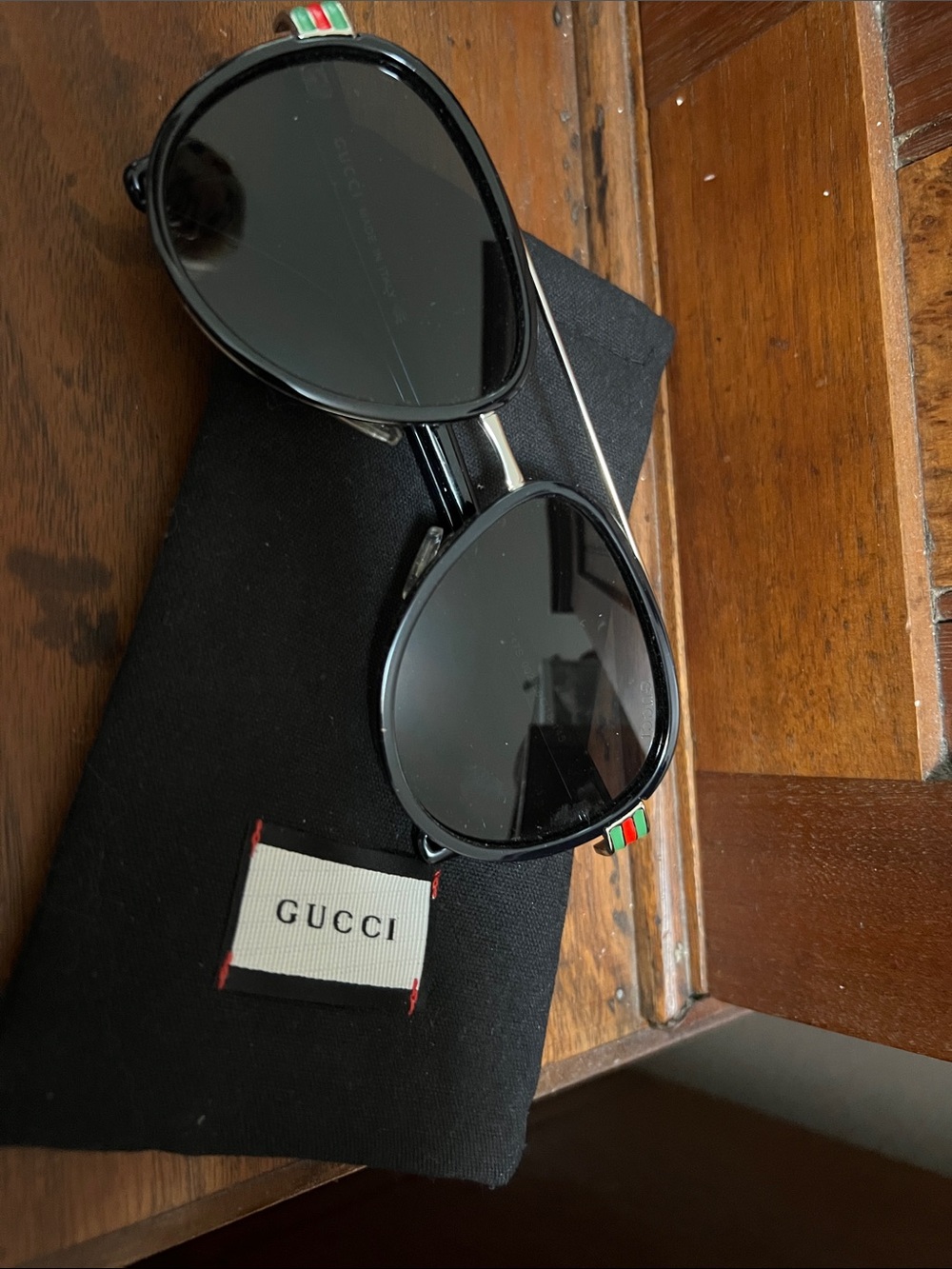 Gucci Black Aviator Sunglasses with Green-Red-Green Stripe Accents